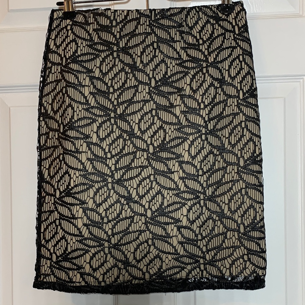 Ann Taylor Black and Cream Lace Pencil Skirt